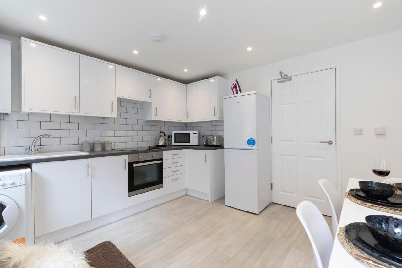 Modern Four Bedroom Four Bathroom Home Cheltenham Luaran gambar