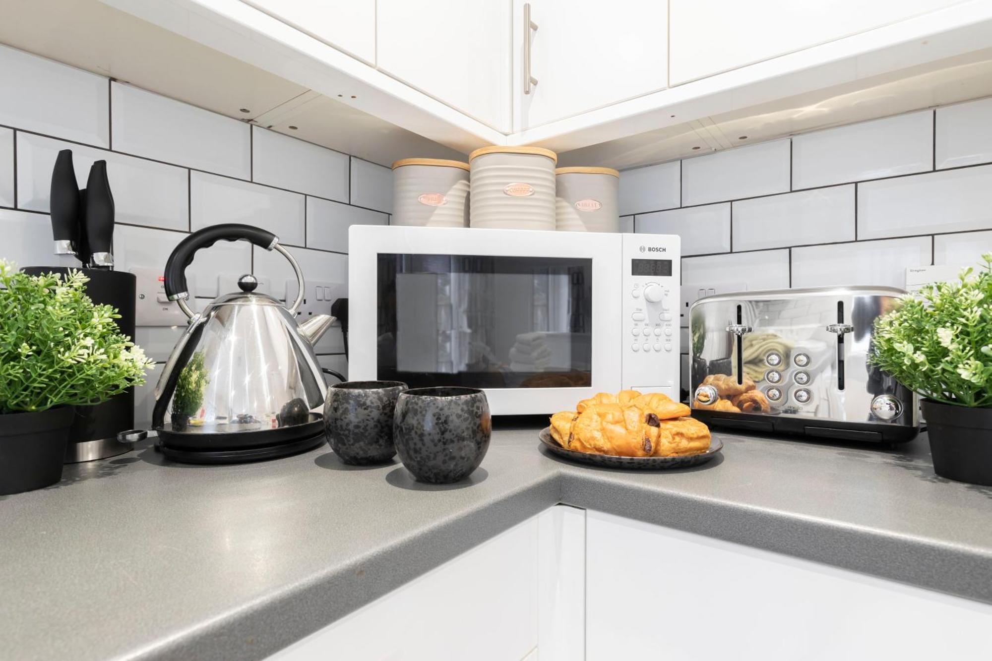 Modern Four Bedroom Four Bathroom Home Cheltenham Luaran gambar